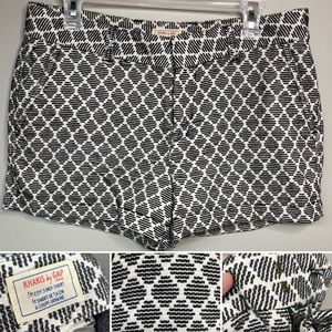 Khakis by Gap 3 inch black & white cotton shorts size 8